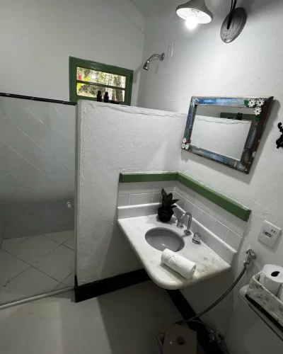 Pousada Bromélias Bangalô Family banheiro (5)